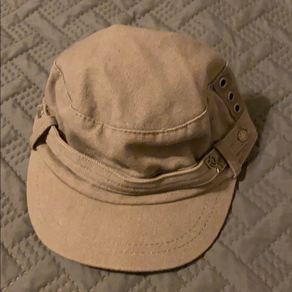 Roxy military cap
